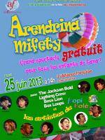 Arendrina mifety avec les artistes de Kopi Kolé à l'Alliance Française d'Andavamamba