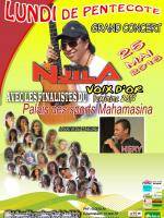 Tarika Njila avec les finalistes de la voix d'or féminine 2015 au Palais des Sports Mahamasina