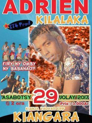Adrien en concert Kianja EPP Kiangara