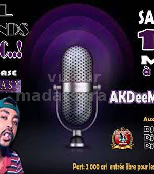 All friends on Mic showcase Psykopasy