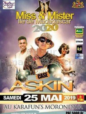 Askin en show case Karafun's Karaoke