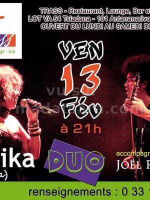 Duo Monika (Njava) et Joël Rabesolo au Trass
