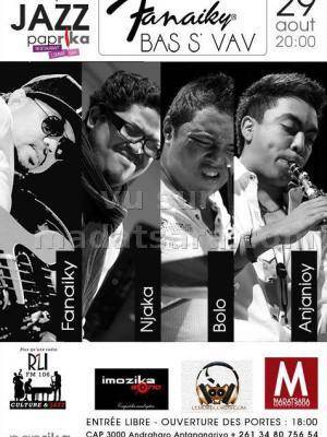 Fanaiky Bass'Vav en concert au Paprika avec Fanaiky, Njaka, Bolo et Anjanioy