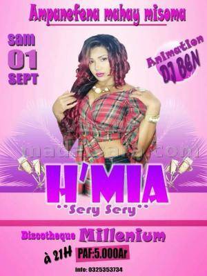 H'Mia en show case Millenium Discothèque Ampanefena