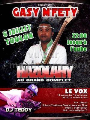 Avec DJ Teddy 
Boisson/Tsakitsaky gasy en vente sur place
Quelques vidéos de Hazolahy
[videos ar