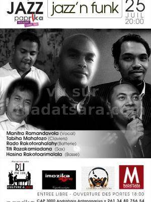 Manitra Ramandavola (vocal), Tabiha Mahatozo (Claviers), Rado Rakotorahalahy (Batterie), Titi Razaka