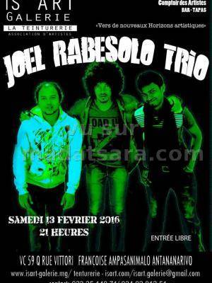 Joel Rabesolo Trio en concert au Is'Art Galerie