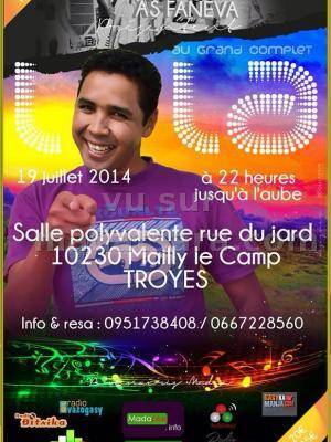 Lola au grand complet en concert à la salle polyvalente à Troyes