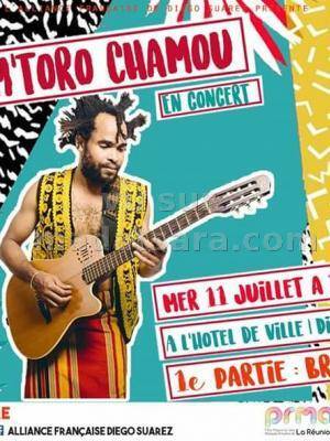 M'Toro Chamou en concert Hotel De Ville Antsiranana