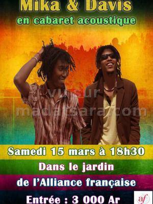 Mika et Davis en cabaret acoustique dans le jardin de l'Alliance Française