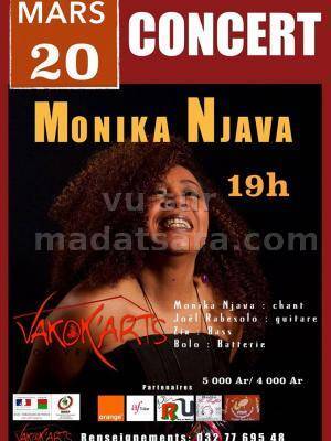 Monika Njava en concert au Vakok'Arts Toliara