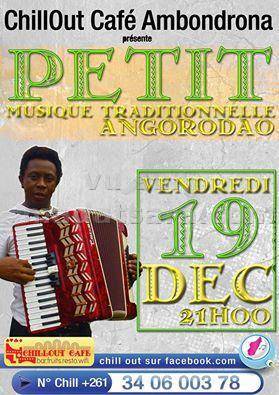 Petit Musique traditionnelle Angorodao au Chillout Café