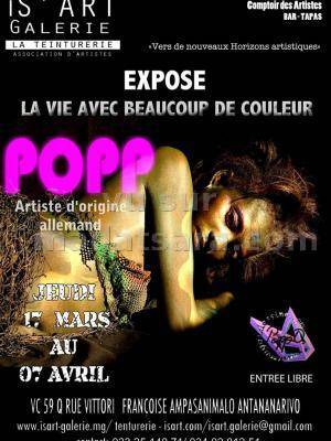 Popp expose la vie avec beaucoup de couleur au Is'Art Galerie