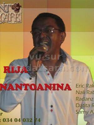 Rija Ramanantoanina en cabaret au Piment Café avec Eric Rakotoar, Nali Rabarison, Radanz, Datita Rabeson et samy Andriamanoro