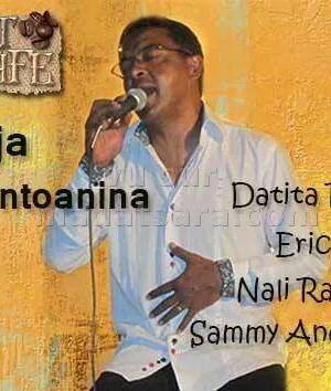 Rija Ramanantoanina en concert au Piment Café