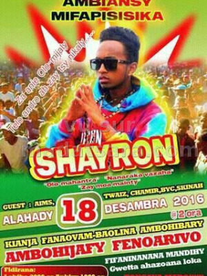 Shayron‍ - ambiansy mifampisisika - Terrain de foot Ambohibary