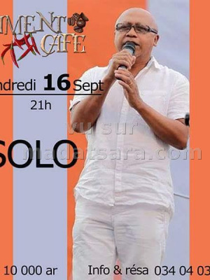 Solo en concert au Piment Café