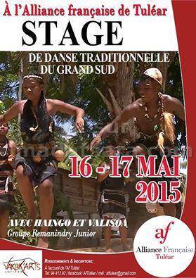 Stage de danse traditionnelle du grand sud à l'Alliance Française de Tuléar avec Haingo et Valisoa Groupe Remanindry Junior
