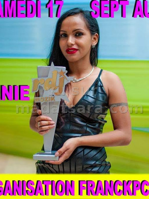 Stéphanie en concert au Koropa