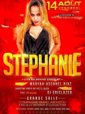 Stephanie live grand complet à la Grande salle Compagnie Ismael Aboudou La Réunion