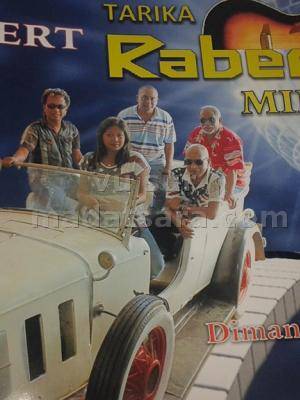 Tarika Raberanto mikalo en concert au CCESCA