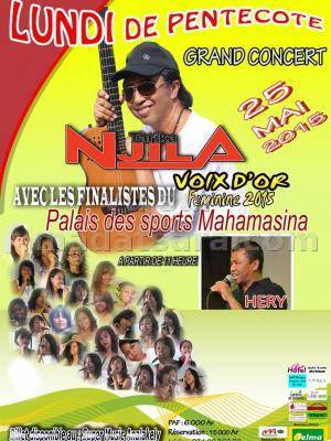 Tarika Njila avec les finalistes de la voix d'or féminine 2015 au Palais des Sports Mahamasina