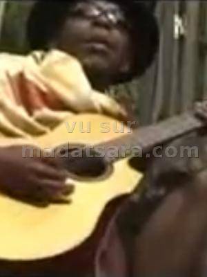 1h30 de Tsapiky acoustique
Quelques vidéos de Teta
[videos listOrderBy=&quot;datetime&quot; ascde