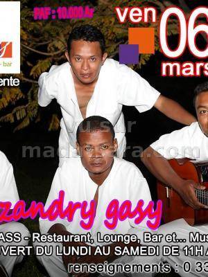 Zandry gasy en concert au Trass